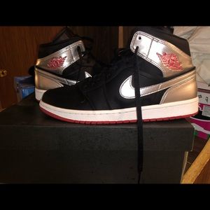 Jordan 1 retro mid Kilroy